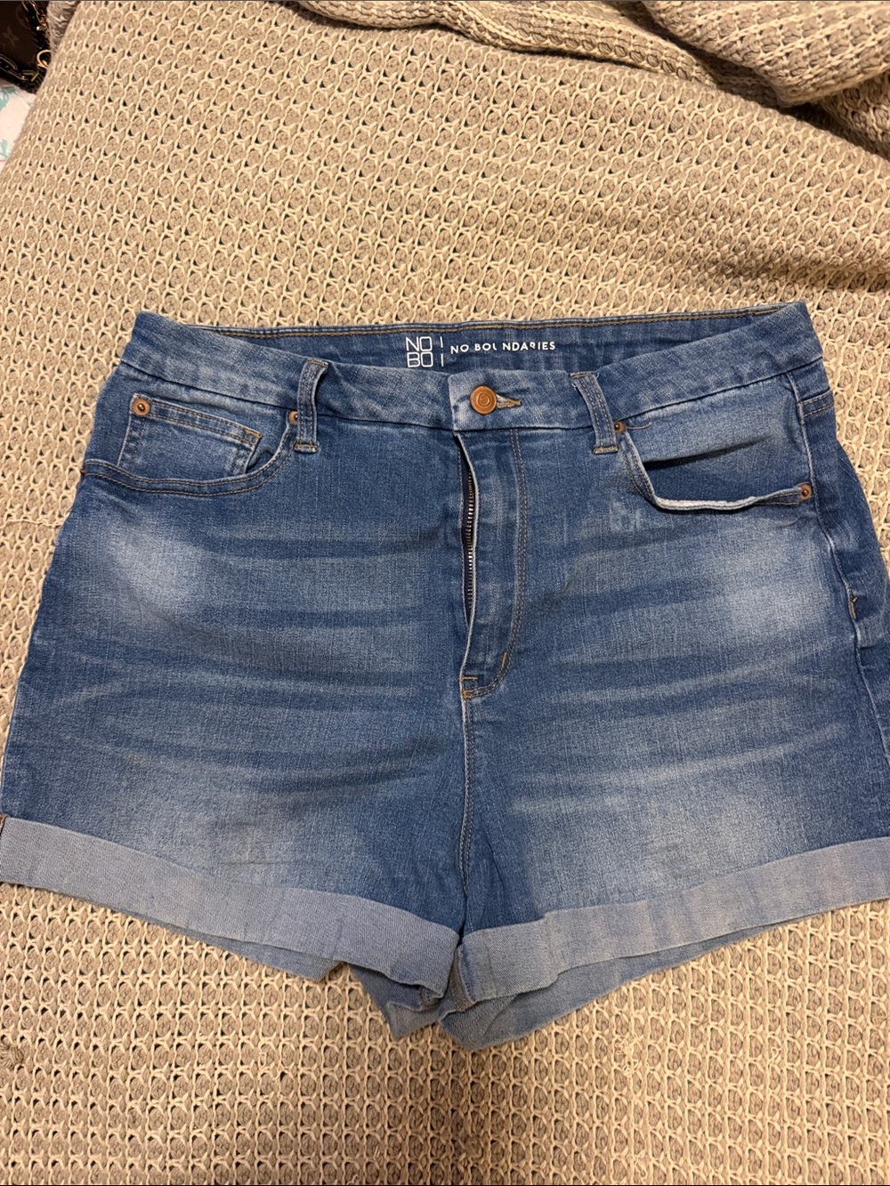 No Boundaries Medium Blue Denim Cuffed Women’s Shorts